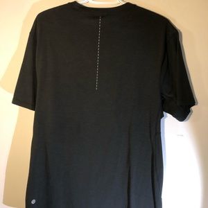 Men’s lululemon workout Tee